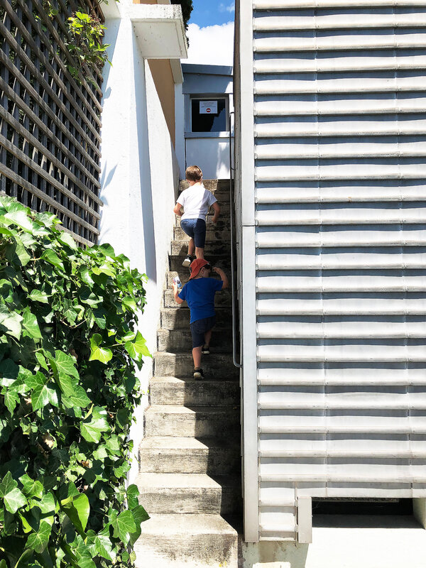 week-end-escalier-villa-le-lac-le-corbusier-my-love-my-ado-ma-rue-bric-a-brac