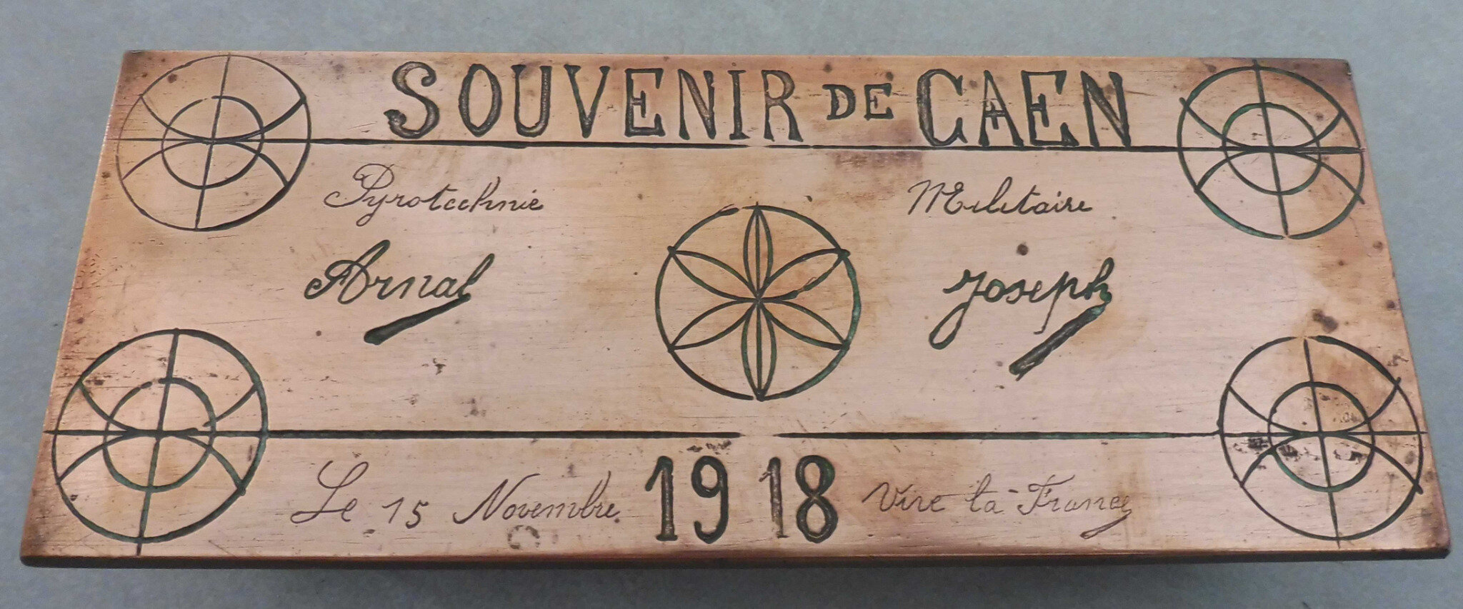 Pyrotechnie militaire de Caen, objet souvenir réalisé par Joseph Arnal 15 novembre 1918