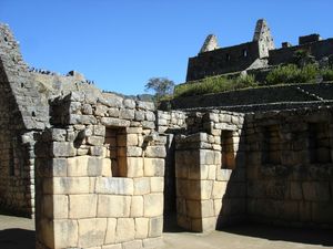 Vestiges d'édifices incas dans la ville basse (style impérial)