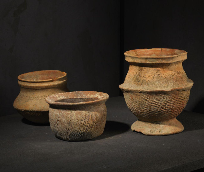 Lot de trois pots, Vietnam, Culture de Đông Sơn, 3°-1° siècle BCE