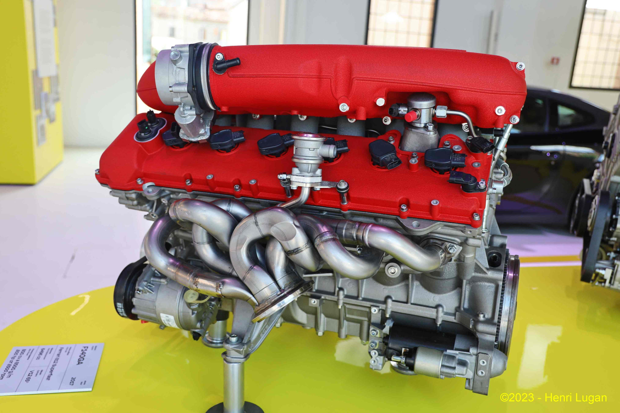 2017 - Ferrari 812 Superfast V12 6