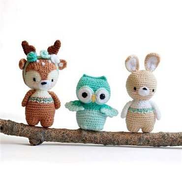 I-Moyenne-74195-livre-le-petit-monde-des-amigurumis-au-crochet