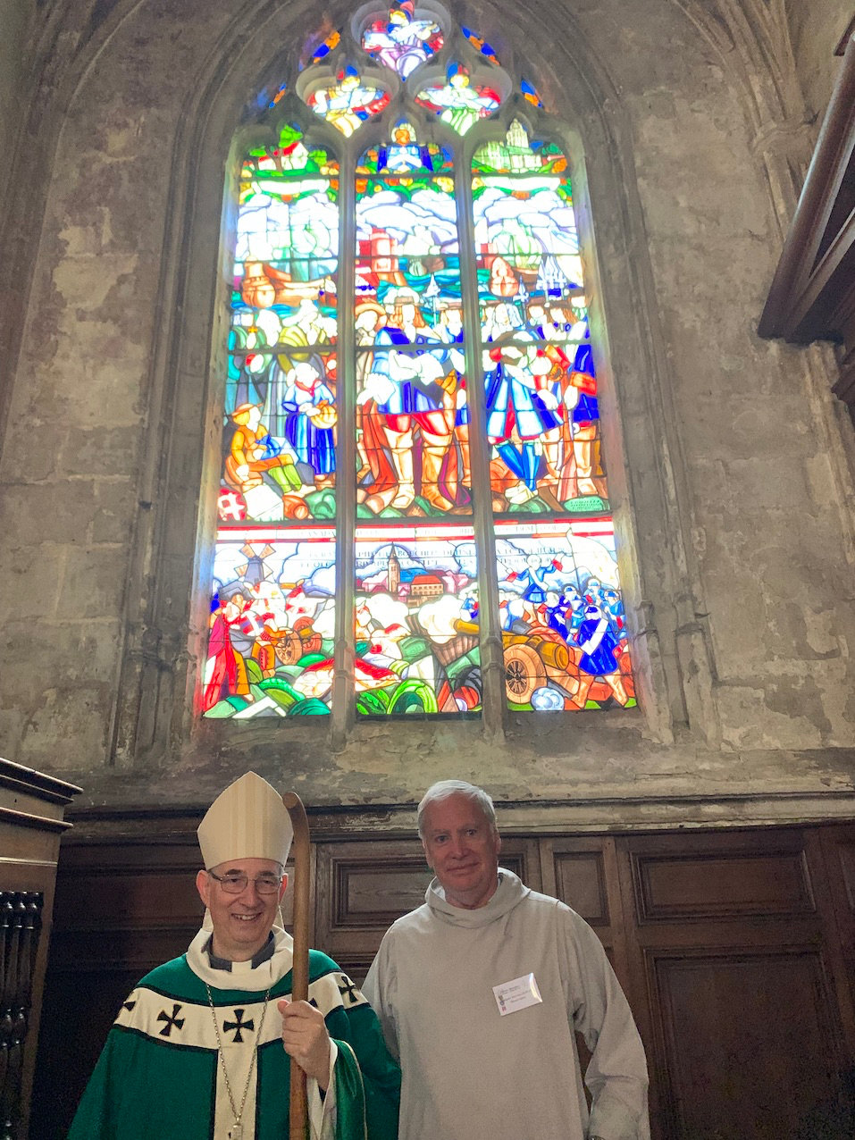 75. Mgr Bruno Feillet et le Père Vianney Laurent.