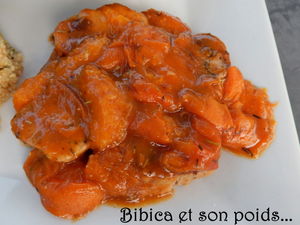 Filet_mignon_de_porc_aux_abricots_et_quinoa_persill____gros_plan_viande
