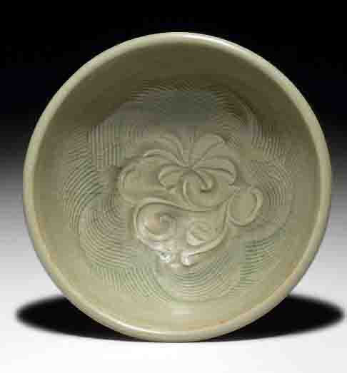 A Yaozhou celadon carved bowl, Northern Song-Jin dynasty, 12th-13th century 