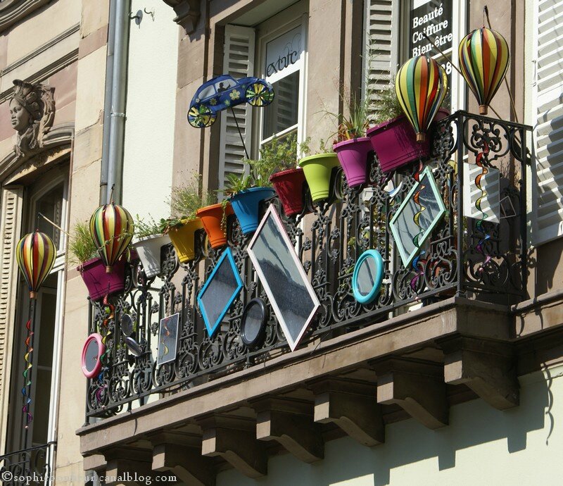 Strasbourg balcon coloré