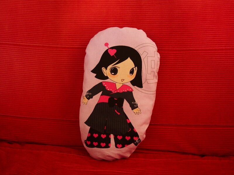 Coussin-aux-personnages-Kawaï