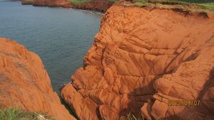 les iles madeleine falaises rouges à pic