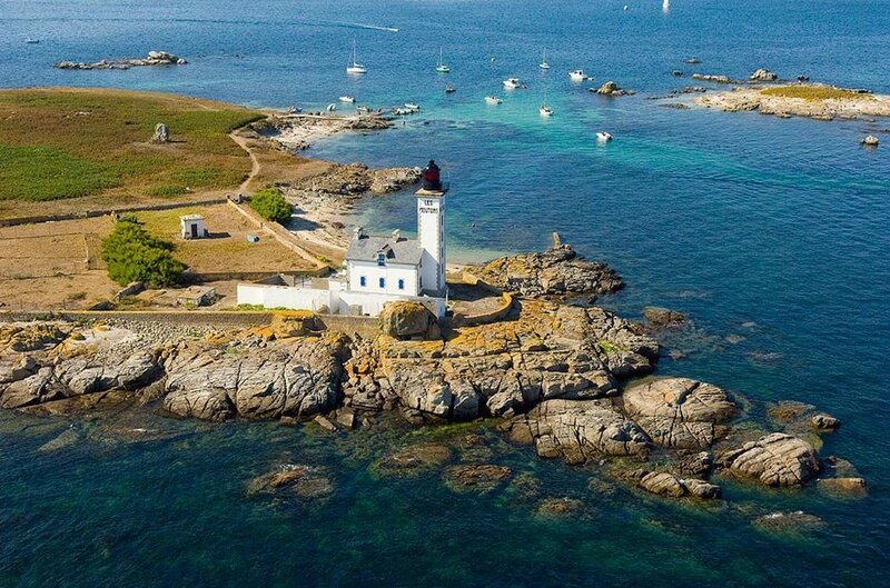 phare-ile-glenan-ponant-molene-ouessant