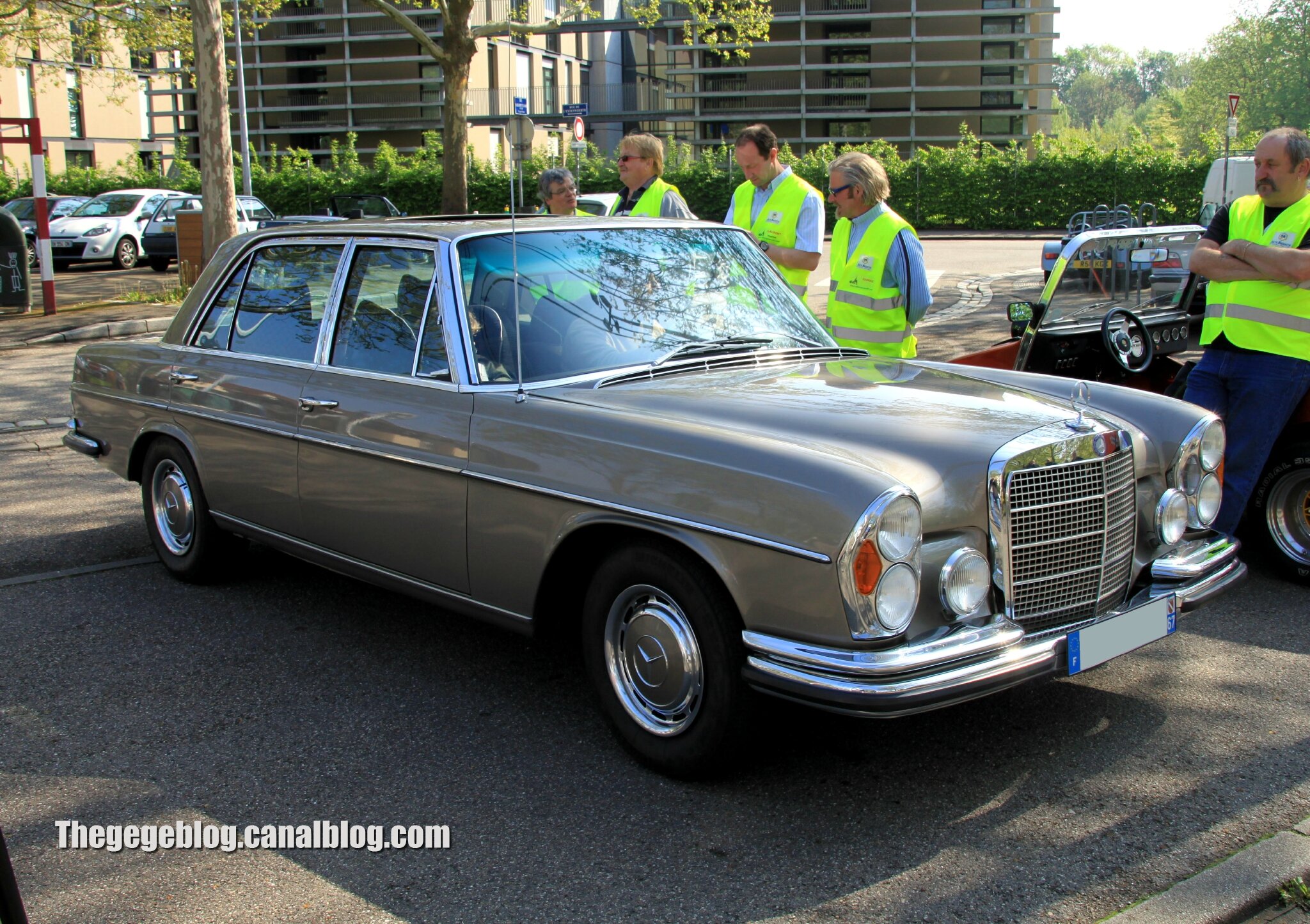 Mercedes 300 SEL automatic (Retrorencard mai 2013) 01