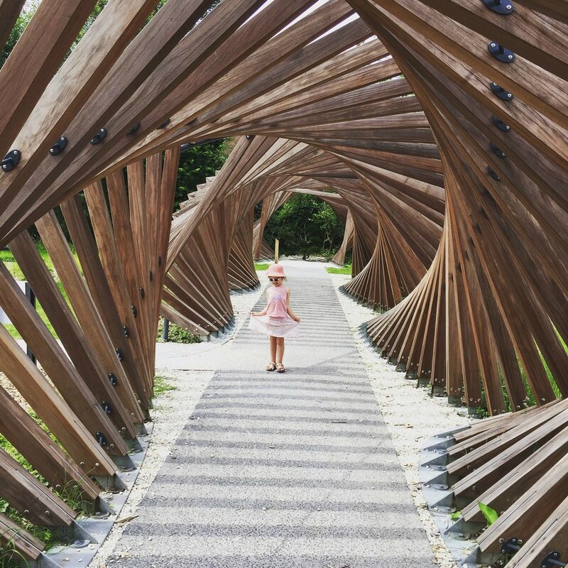 passage au jardin Mallet-Stevens