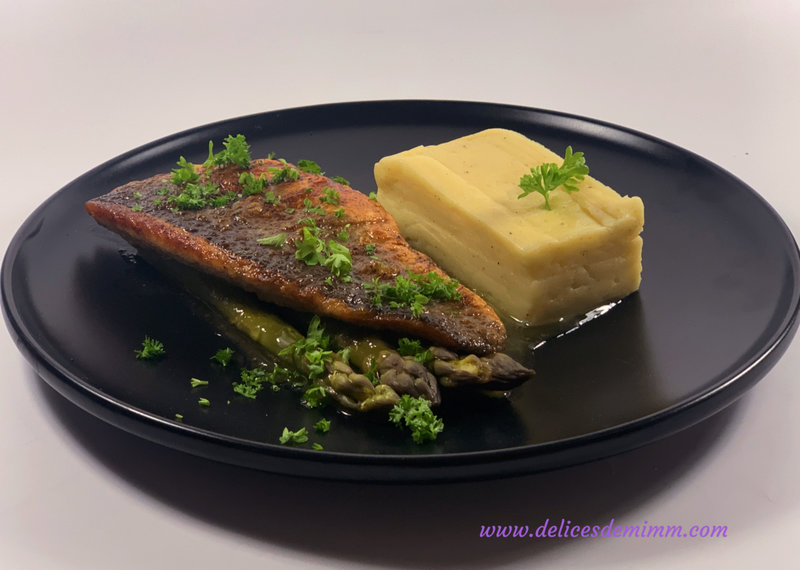 Filet de bar et asperges vertes à la meunière 5
