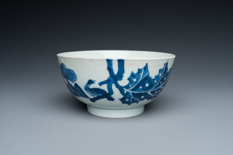 A Chinese blue and white 'Bleu de Huê' bowl from a royal mission for the Vietnamese market, Tân Sửu 辛丑 mark, dated 1841