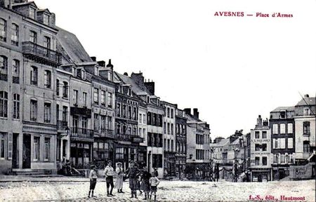 AVESNES-Place d'Armes