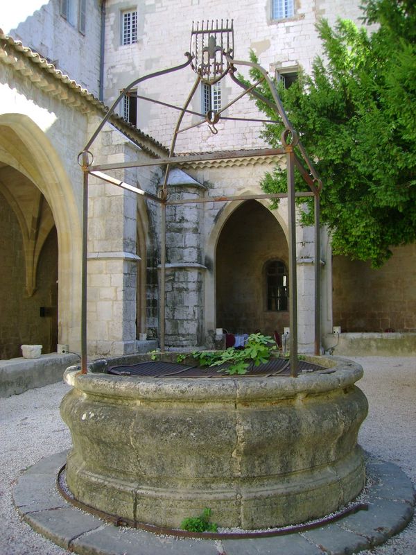 Saint-Maximin-puits