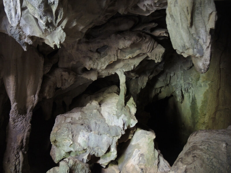 Gorges de Kakuetta, la grotte aux lacs, étrange