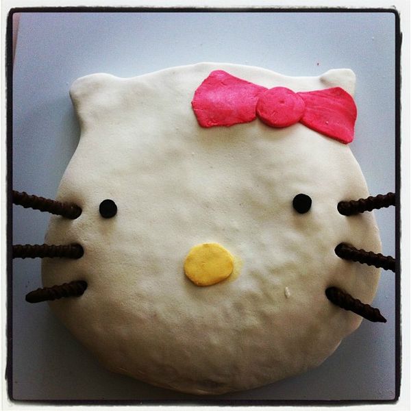 gateau hello kitty