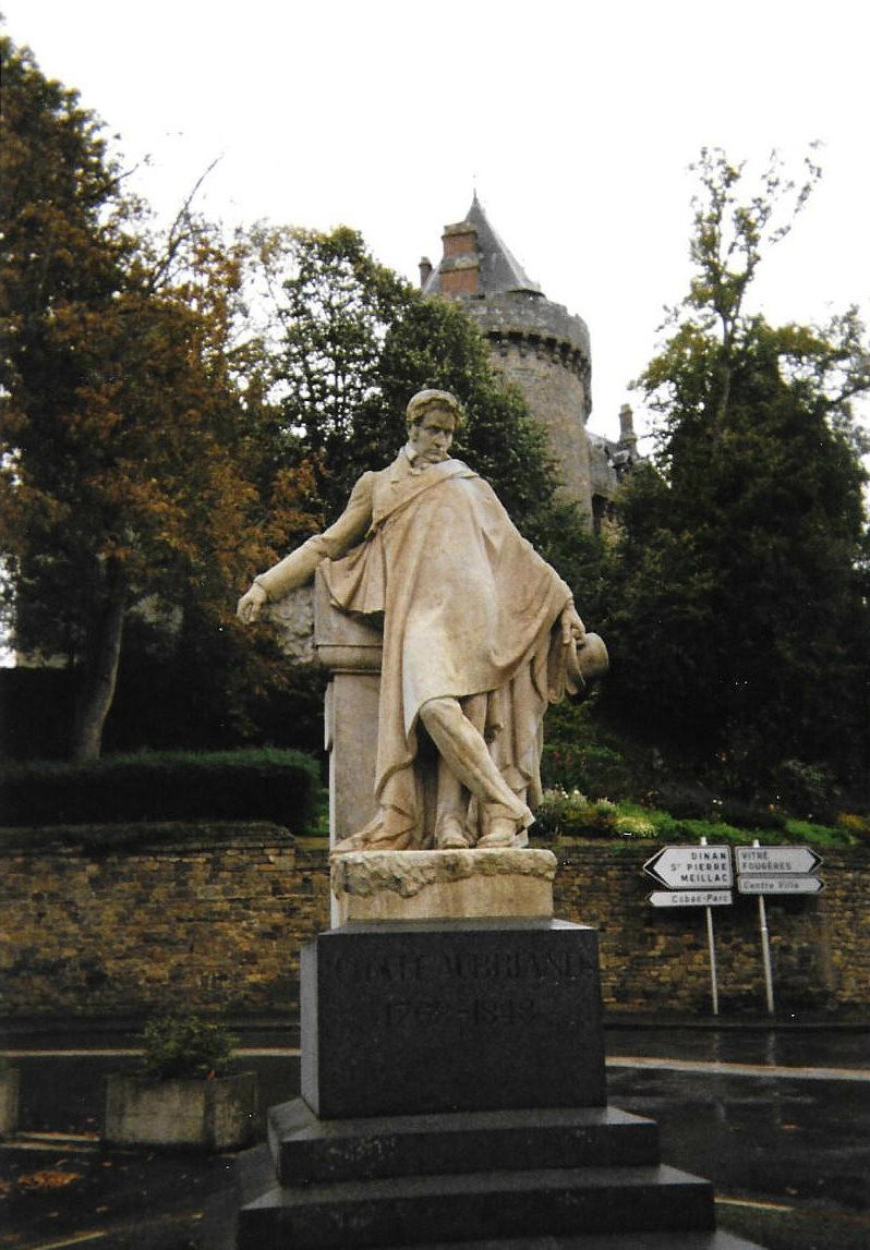 Combourg, statue de Chateaubriand (35)