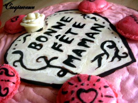 macaron géant pour la fête des mamans … recettes Macarons : chocolat ou eau de rose ?