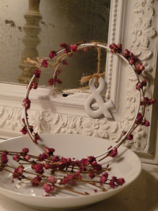couronne de baies roses