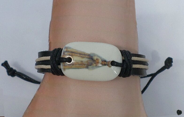 Bracelet Cuir Tresse Style Surfeur Perle Os de Yak Motif Vierge Marie Réglable