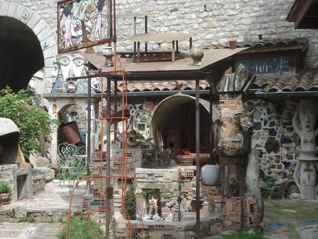 Cour maison sculpteur