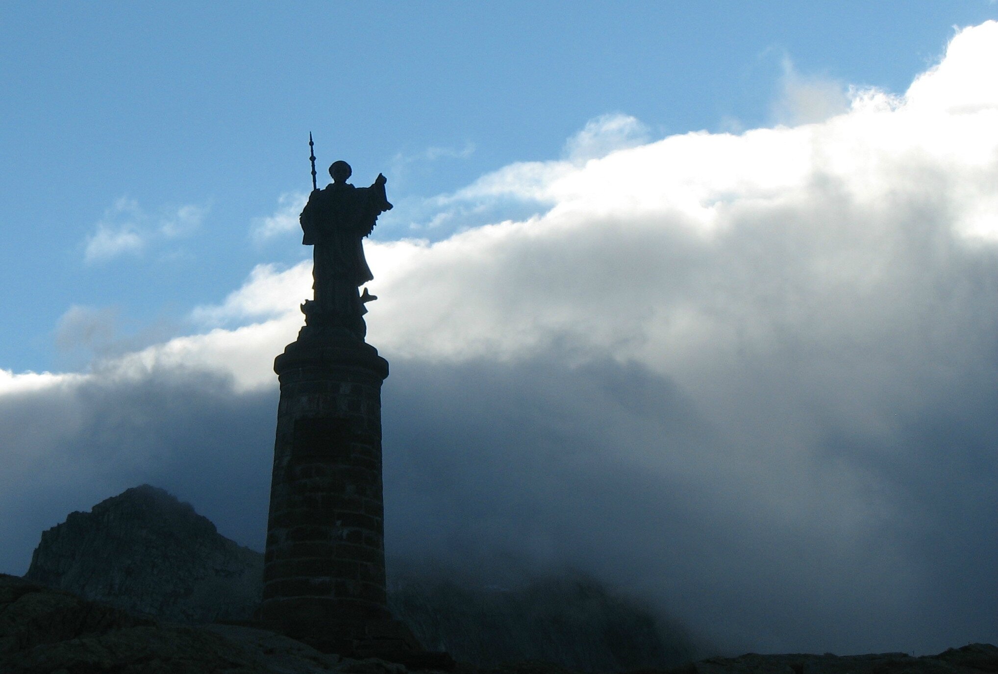 Col du Grand Saint-Bernard, statue (Italie)