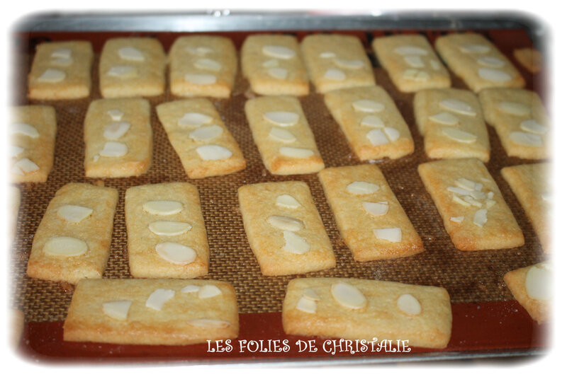 Bâtonnets amandes confiture 8