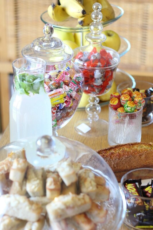 sweet-table-citonnade-bonbons-gâteaux