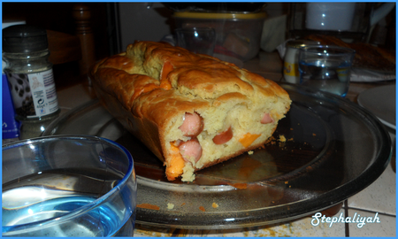 recettes Cake à la mimolette, saucisse de strasbourg et moutarde