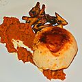 <b>Ballotine</b> de poulet à l'italienne, purée de carottes, champignons au thym et sauce parmesan