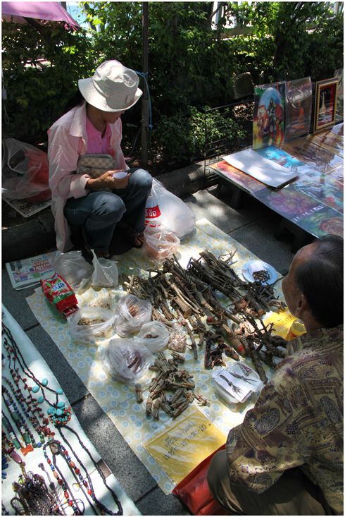 marché amulettes 3