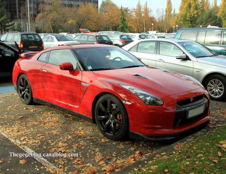 Nissan skyline GTR coupé (Retrorencard novembre 2011) 01