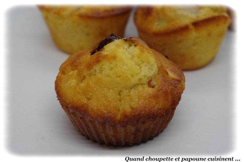 muffins aux litchis, chocolat et amandes-8847