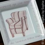 Porcelaine peinte à la main vide poche carré _fauteuil - le bonheur d'être chez soi_ havane et chocolat-2 © les trésors de Sophie by Sophie