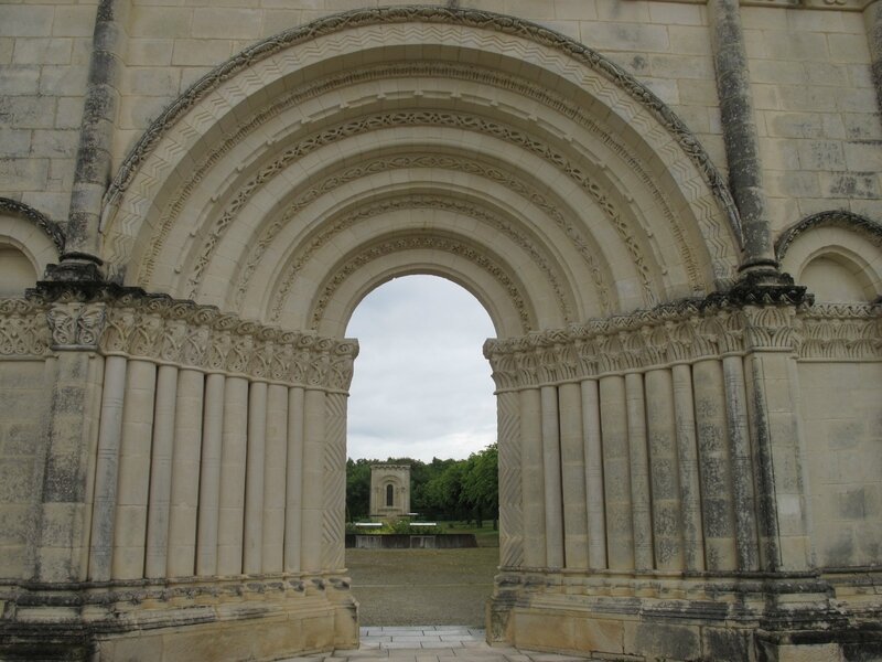 Musée en plein air sur l'art du moyen-âge en Saintonge