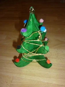 Petit sapin peint
