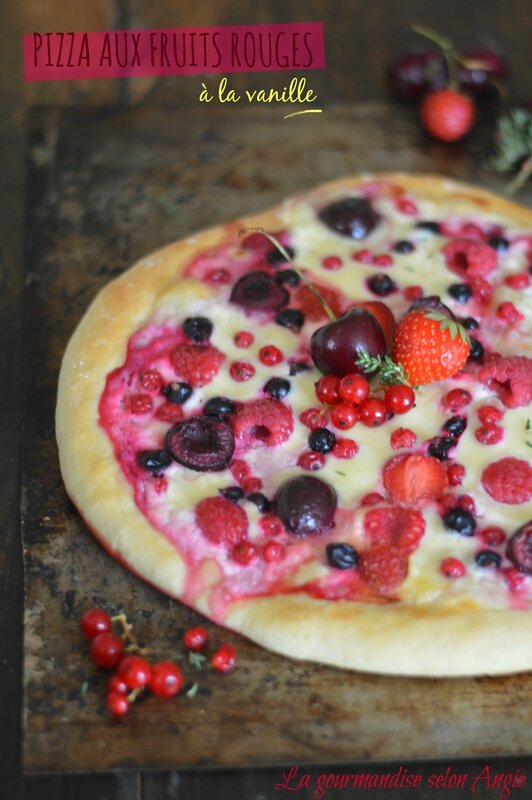 pizza fruits aux fruits rouges mozzarella et mascarpone vanille 1