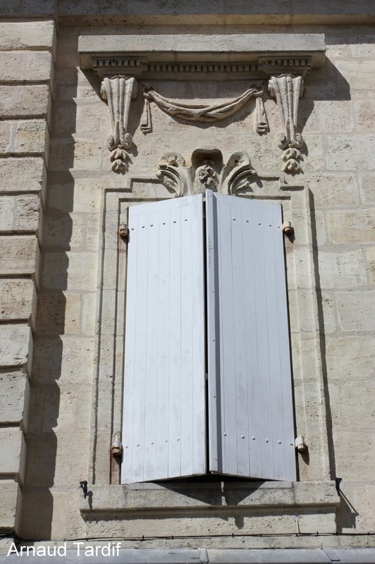 007 Estuaire de la Gironde - Bourg-sur-Gironde - Rue Valentin Bernard