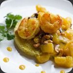 Gambas sautées à l’ananas et noix de cajou