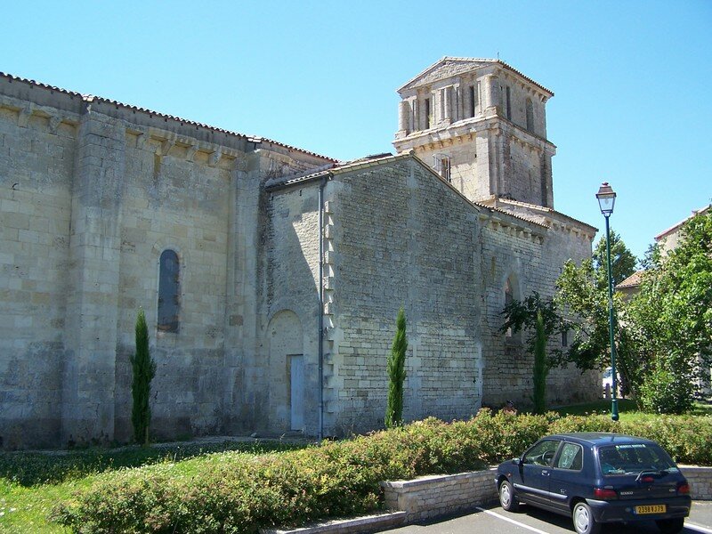 Quartier de Sainte-Pezenne, église