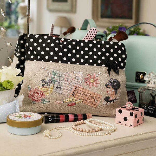 lin-maxi-trousse-daisy-a-broder-au-point-de-croix