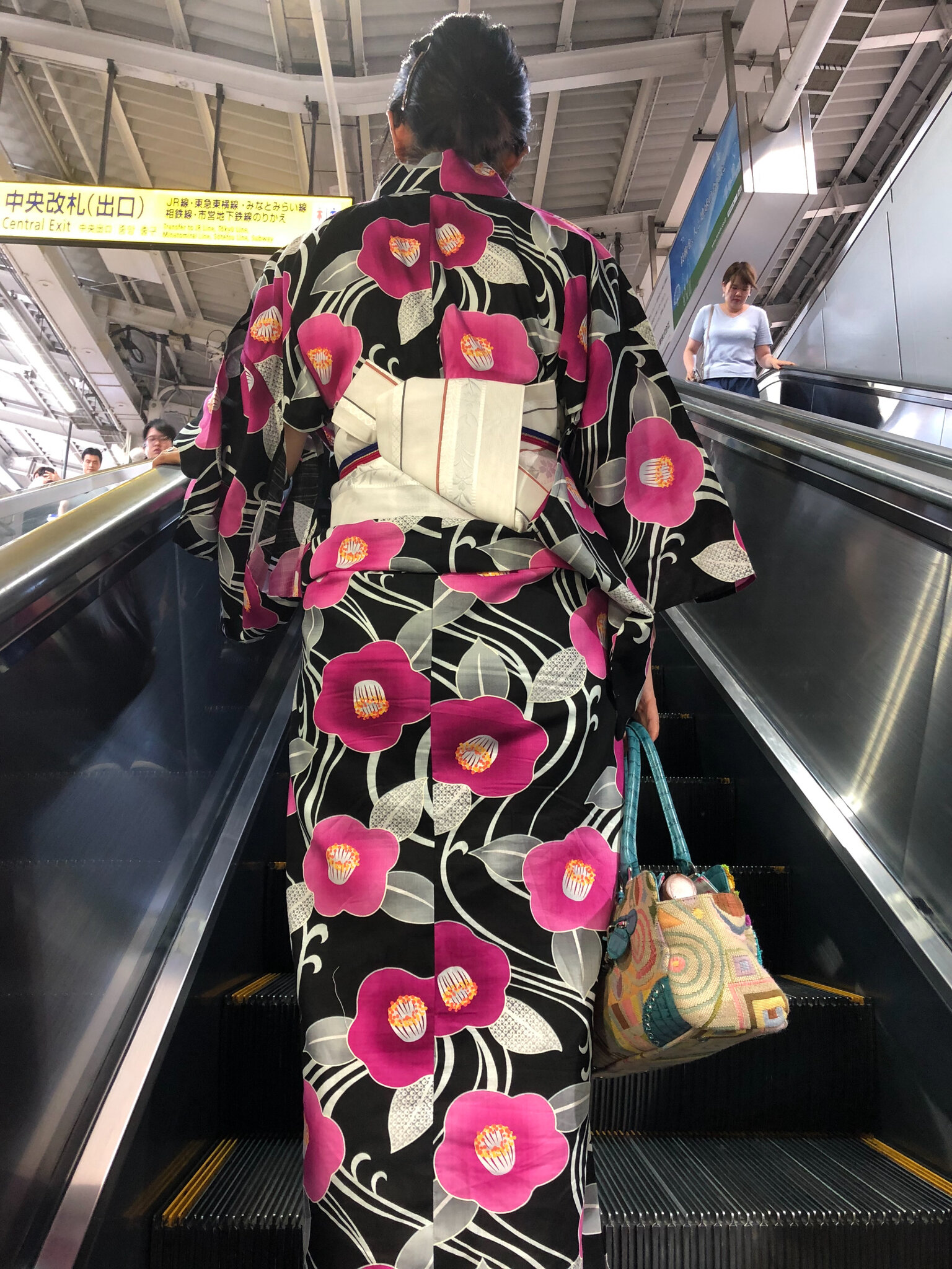 Keikyû yukata in the escalator girl