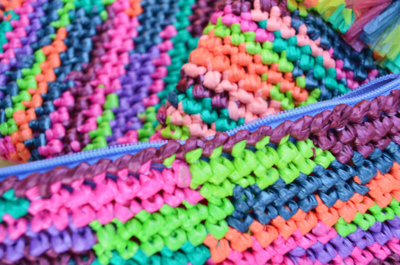 Trousse en sacs plastique(s) recyclés-crochet-récup-recyclage- DIY-La chouette bricole (7)
