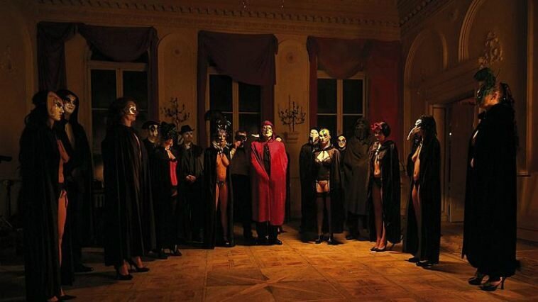 eyes-wide-shut-pic-4_758_426_81_s_c1