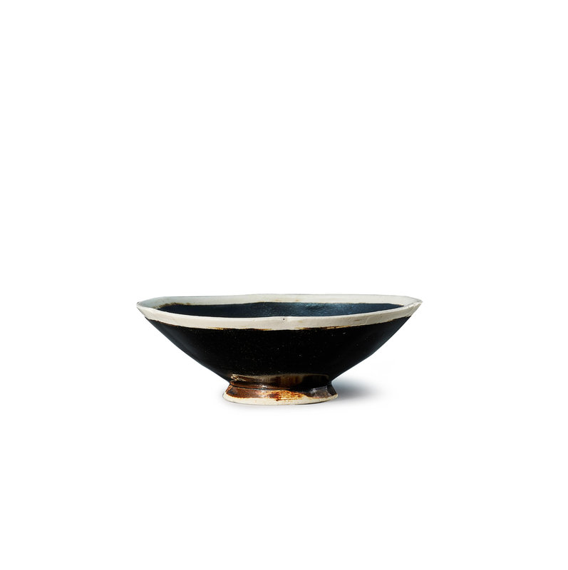 A white-rimmed black-glazed lobed bowl, Song Dynasty (960-1279)