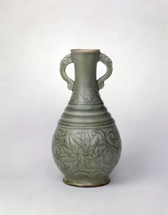 Yaozhou bottle vase, Song dynasty (960-1127), Collection of the Palace Museum © Palace Museum, Beijing