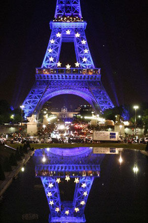 la_Tour_Eiffel_aux_couleurs_de_l_UE_2
