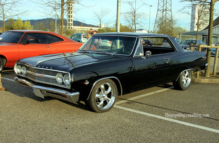 Chevrolet_chevelle_malibu_SS_hardtop_coupe_de_1965__Rencard_Burger_King_avril_2011__01