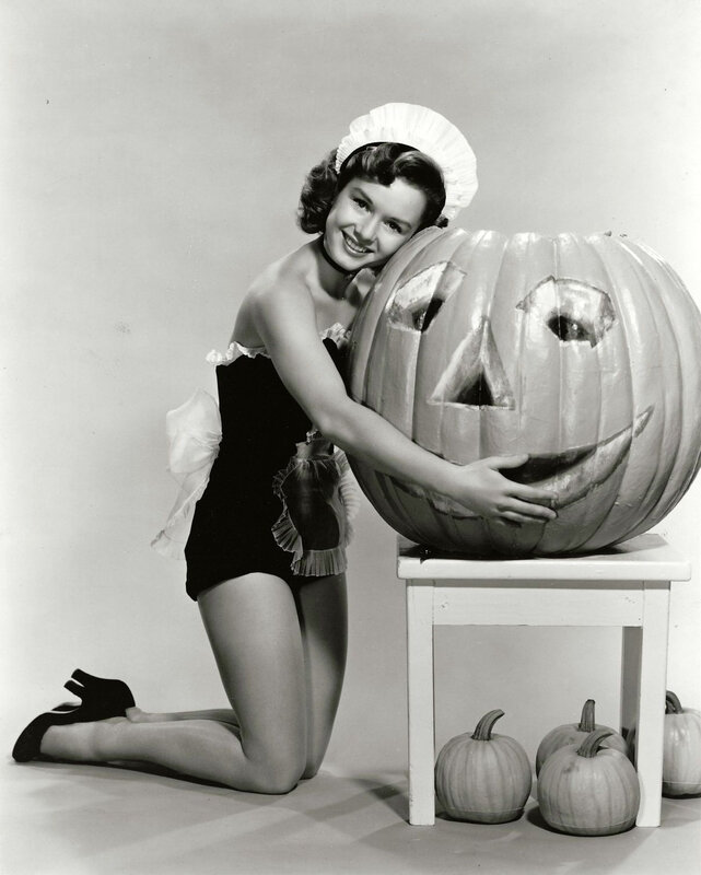 mm_friend-halloween-debbie_reynolds-1950s